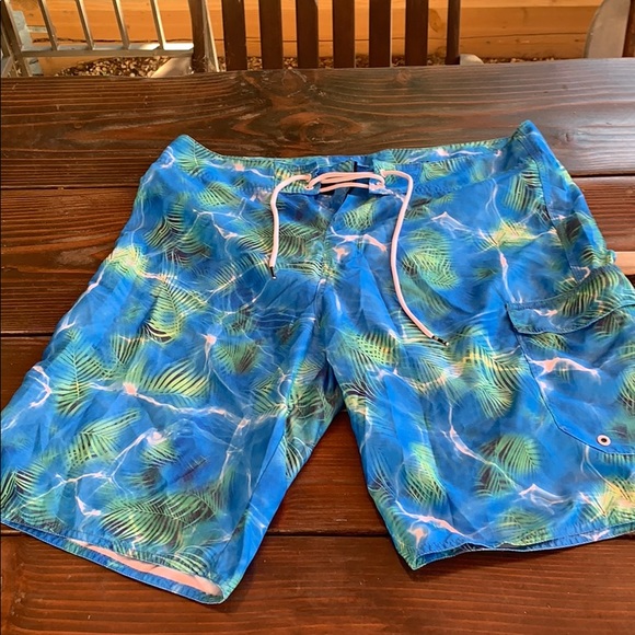 Freeworld board shorts - Picture 1 of 1